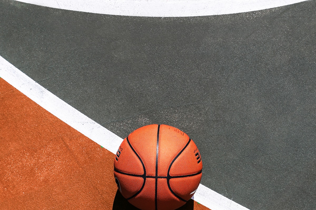 Daily Briefing (Apr 16): Streaming Platforms Bet on Live Sports to Reduce Churn
